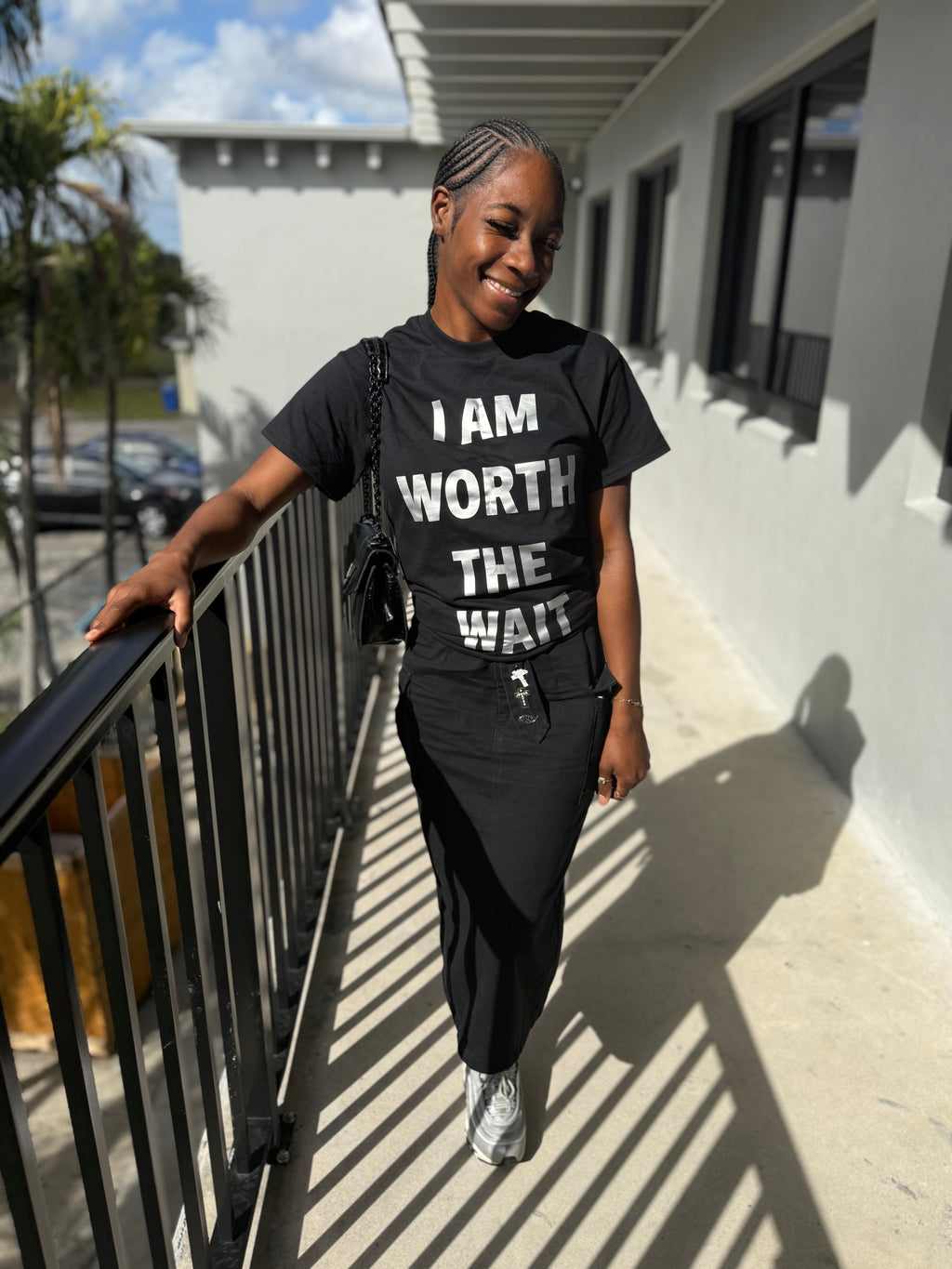 I AM WORTH THE WAIT ( BLACK SHIRT )