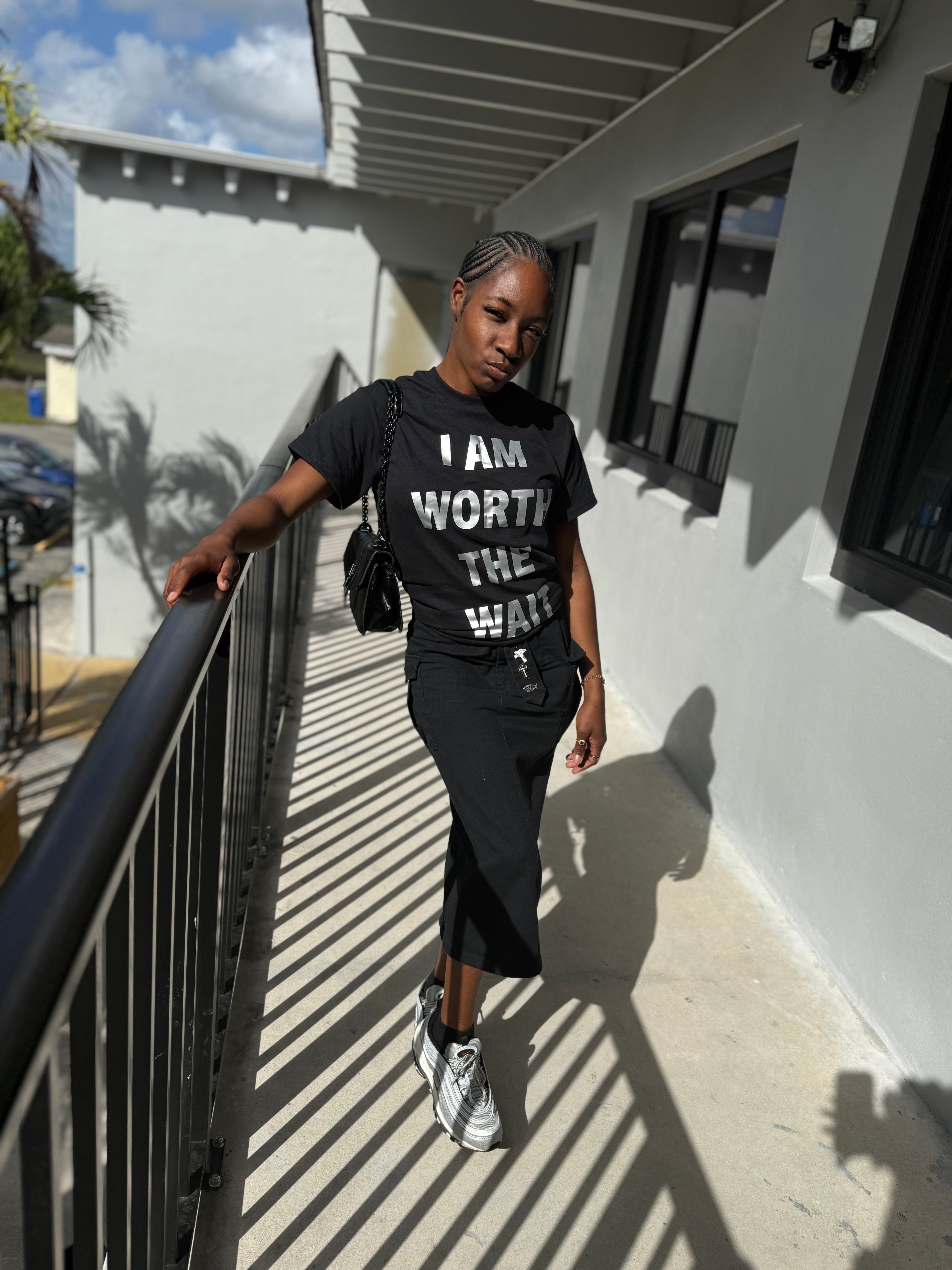 I AM WORTH THE WAIT ( BLACK SHIRT )