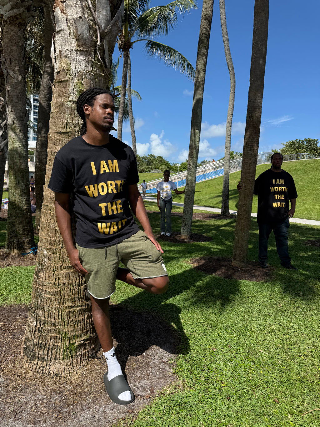 I AM WORTH THE WAIT ( BLACK SHIRT )
